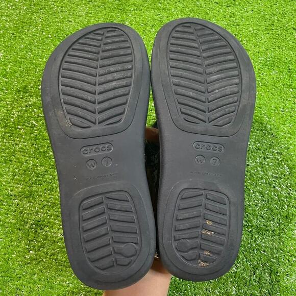 Crocs Women’s 7 Platform Boca Bling Flip Wedge Thong Sandals Medallion - Picture 6 of 6